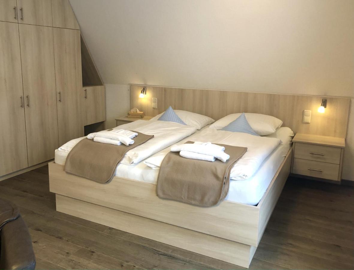 Gruenblau Relax Pension & Apartments Росток Екстер'єр фото