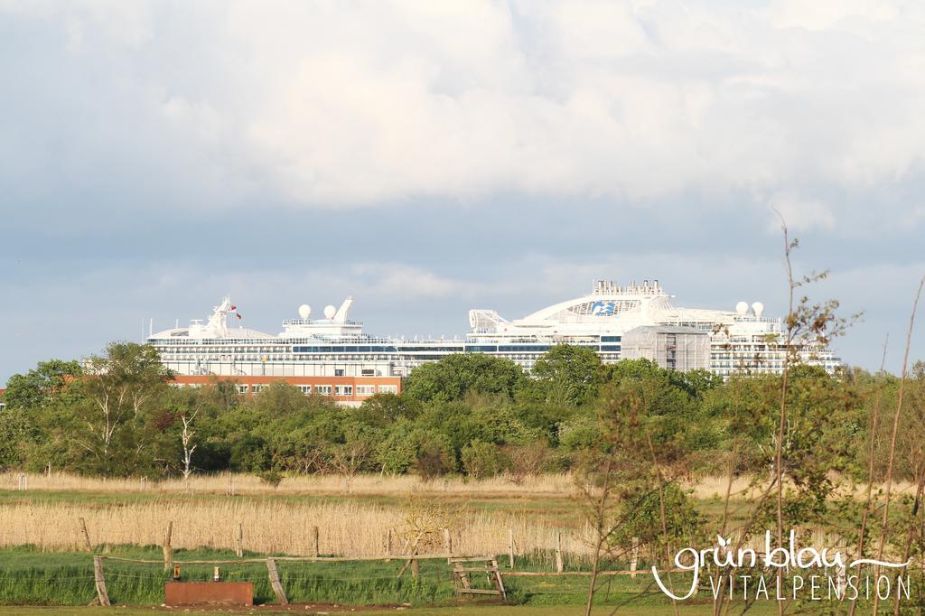 Gruenblau Relax Pension & Apartments Росток Екстер'єр фото